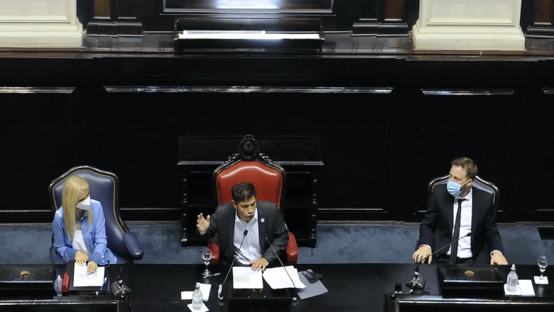 Kicillof: “un Estado presente y un gobierno protector fueron claves para amortiguar el golpe”