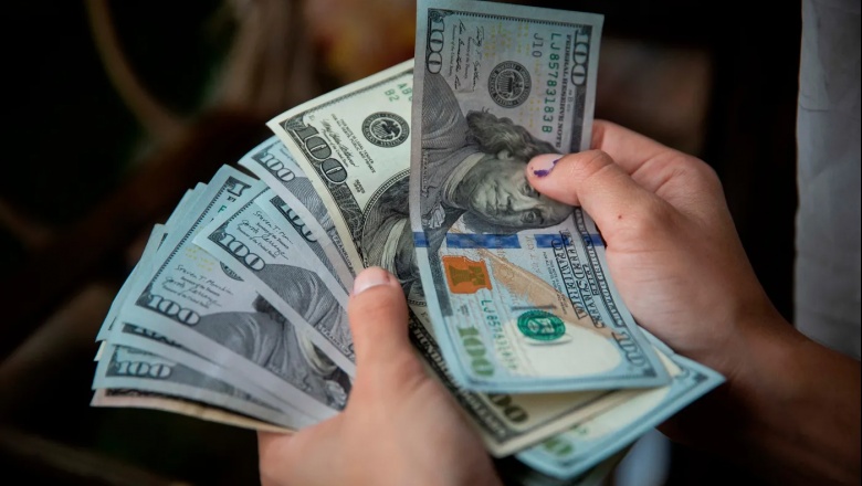 El dólar blue frena el rally alcista pero redondea una semana con una suba de 40 pesos