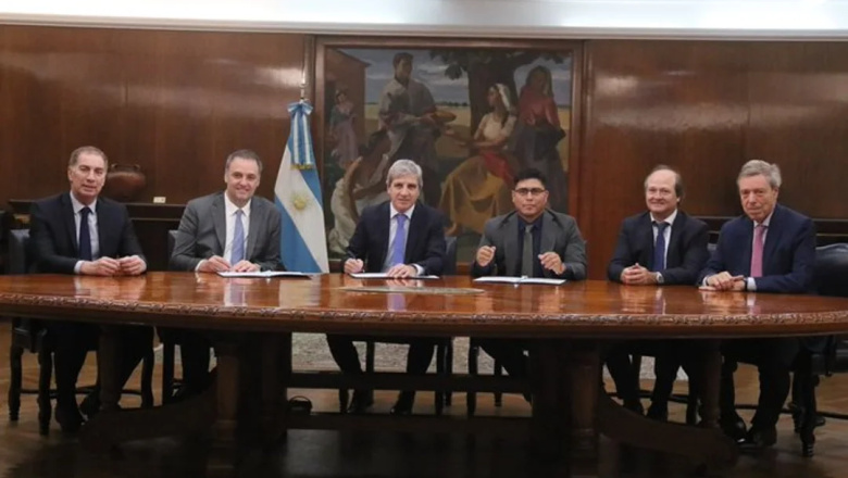 Neuquén y Santa Cruz acordanron quita de las retenciones al petróleo