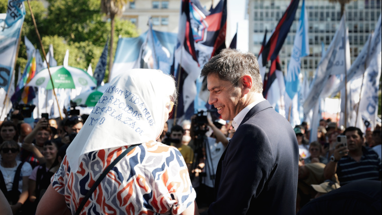 Kicillof participó de la ronda de las Madres de Plaza de Mayo