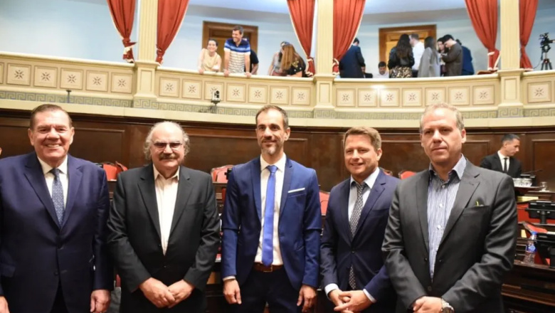 Cambios en la Legislatura: PRO se desgrana, crecen los Passaglia y la UCR se bifurca