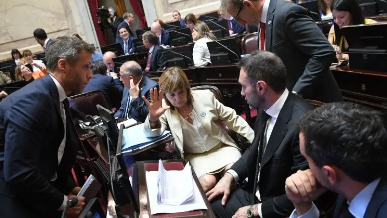 Formalizaron el pedido de sesión para el día 11, para tratar solo la reforma laboral