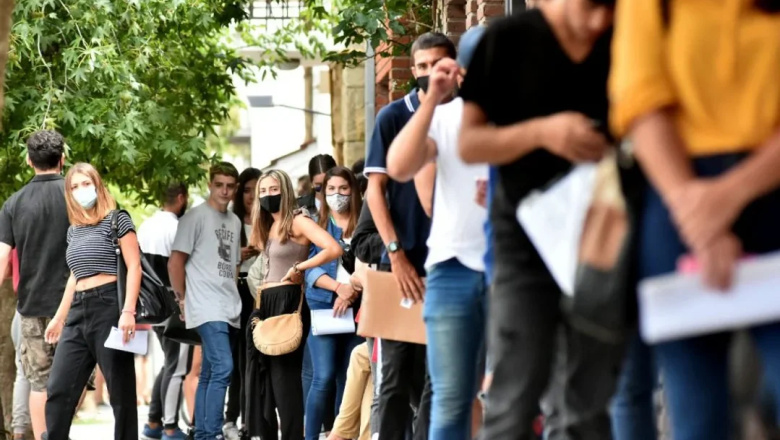 Qué relación hay entre los casi 200 mil empleos registrados perdidos y los 357 mil informales sumados