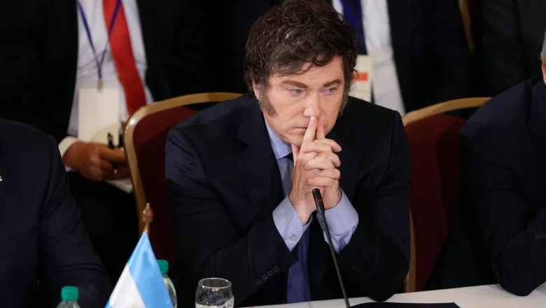 Milei cargó otra vez contra Rocca y otros industriales: “Gomita Alumínica y Señor Lengua Floja”