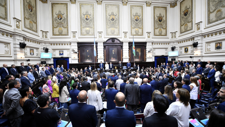Kicillof: “A los trabajadores les digo: no son ustedes, es el rumbo económico de un Gobierno nacional insensible"