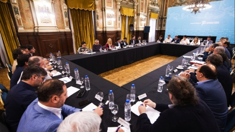 Axel Kicillof convocó a todos los intendentes a debatir sobre el plan económico de Milei