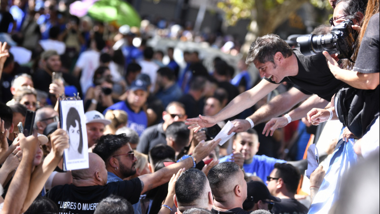 Kicillof participó de la marcha por el Día Nacional de la Memoria por la Verdad y la Justicia