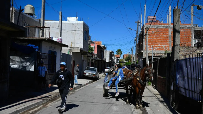 La pobreza cayó en el segundo semestre y cerró el 2025 en 28,2%