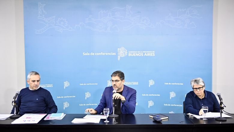 Conferencia de prensa del ministro Carlos Bianco, Larroque y la directora general Terigi