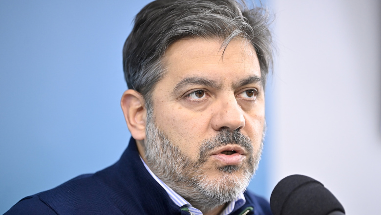Conferencia de Carlos Bianco junto al ministro de Trabajo, Walter Correa, y el subsecretario de Energía, Gastón Ghioni.