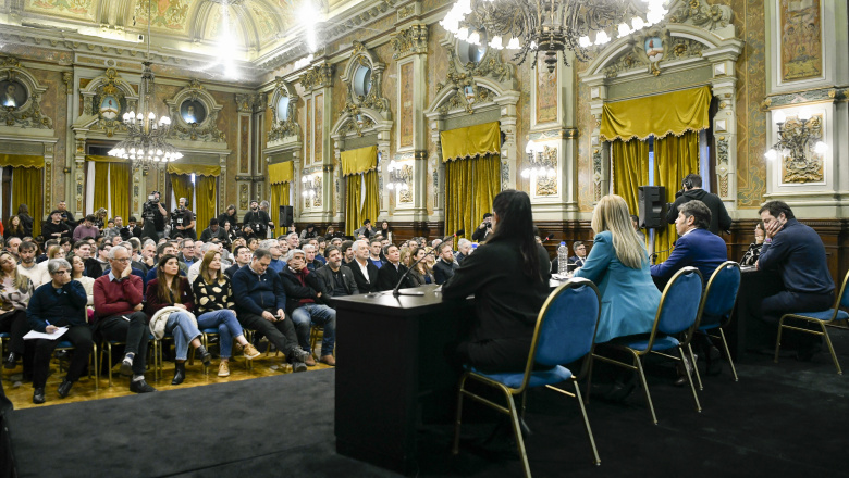 Kicillof sumó a intendentes para repudiar el ajuste del Gobierno nacional en materia de salud
