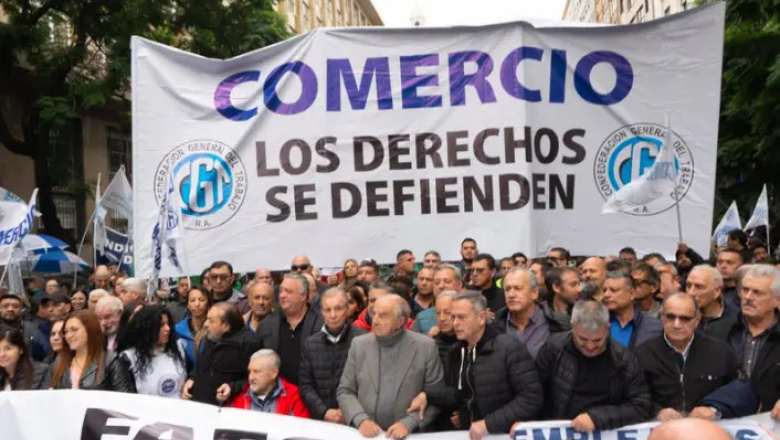 El empleo registrado se desplomó y ya hay casi 41.000 puestos menos en un año