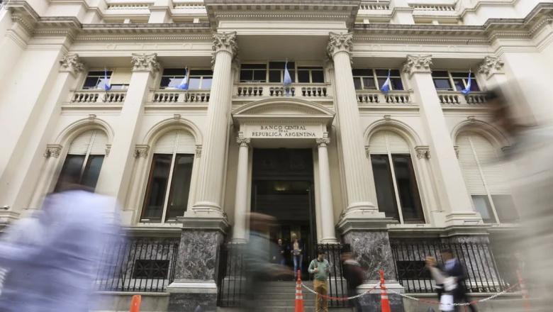 Con superávit fiscal y récord exportador, prevén menor presión sobre el dólar en año electoral