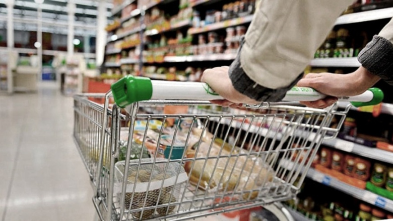 El consumo de los hogares en bienes y servicios finales creció un 2% en julio