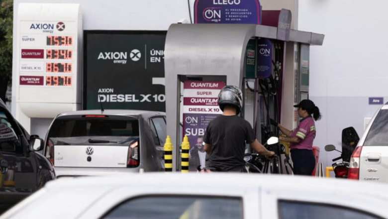 Suben los combustibles hasta el 5% pero no en los surtidores de YPF