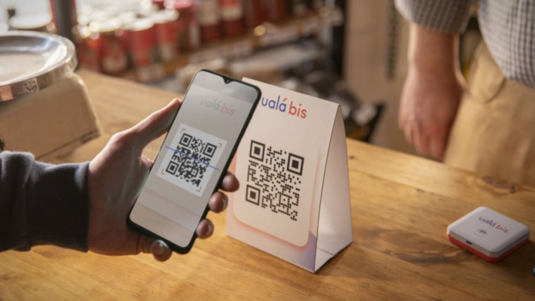 Los pagos con QR y transferencias crecen más del 60% en un año y desplazan al efectivo y las tarjetas