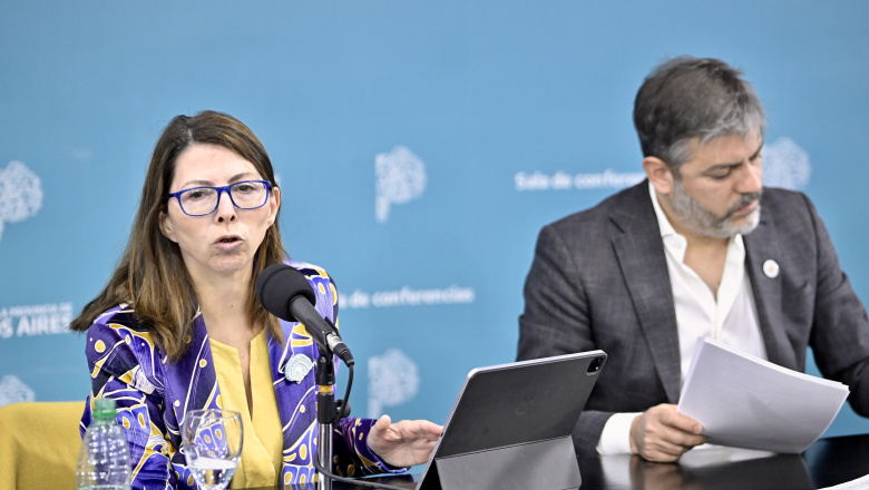 Conferencia de prensa del ministro Carlos Bianco, junto a Díaz, Batakis y Kreplak