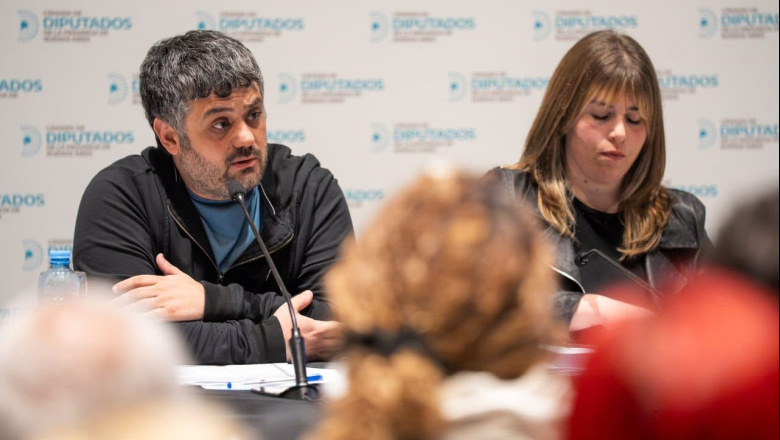 Diputados oficialistas presentan proyecto de ley para regular la apuestas en línea