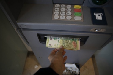 El salario privado lleva cuatro meses seguidos de caída y acumula un retroceso del 5,5%