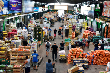 Las verduras y frutas del Mercado Central golpearon la canasta familiar más que la inflación