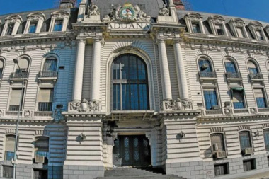 El Gobierno simplifica trámites aduaneros para reducir "las oportunidades de corrupción”