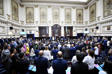 Kicillof: “A los trabajadores les digo: no son ustedes, es el rumbo económico de un Gobierno nacional insensible"