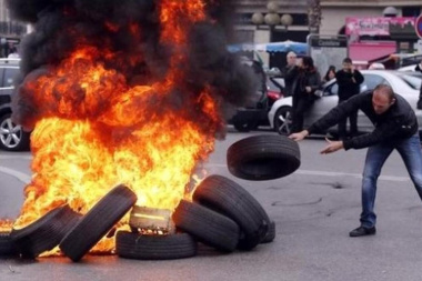 Proponen prohibir la quema de neumáticos en toda la provincia de Buenos Aires