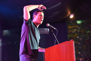 Abad reunió a más de 600 dirigentes en La Plata y llamó a “poner de pie a la provincia de Buenos Aires”