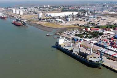 Parálisis en puertos: denuncia prácticas extorsivas y fuerte impacto en las exportaciones