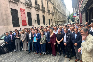 Intendentes bonaerenses marchan a Capital Humano por fondos para asistencia alimentaria