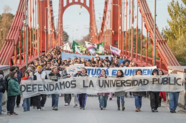 La Marcha Federal Universitaria se replicó en toda la provincia de Buenos Aires