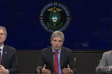 Caputo anunció el programa financiero de 2027: "Salir a los mercados es una opción más, no un objetivo”