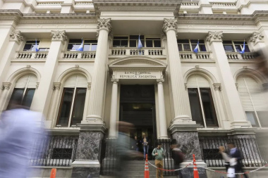 Con superávit fiscal y récord exportador, prevén menor presión sobre el dólar en año electoral