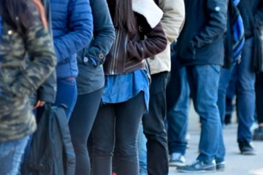 La pérdida de empleo registrado se profundiza y no llega a ser compensada por las altas en el monotributo