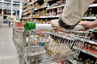 El consumo de los hogares en bienes y servicios finales creció un 2% en julio