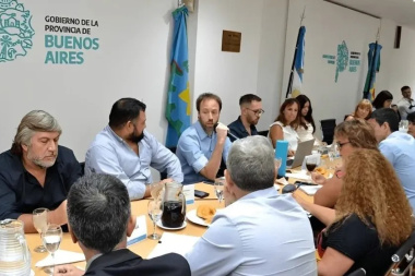 La Provincia llamó para este jueves a los estatales bonaerenses a negociar salarios