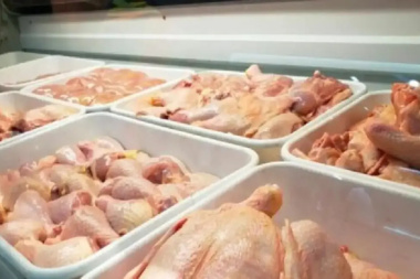 Crisis: el consumo de pollo superó al de carne vacuna por primera vez en la historia