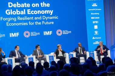 Caputo, con visión optimista en el FMI: “La gente está valorando los datos reales”