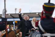 Javier Milei anunció que Luis Caputo baja las retenciones al campo