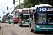 La UTA pide un aumento de sueldos y amenza con un paro de colectivos