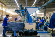 Advierten que la caída de la productividad laboral limita las mejoras salariales en la Argentina