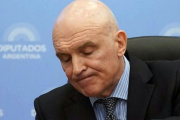 Procesan a Espert por lavado de dinero y le prohíbe salir del país