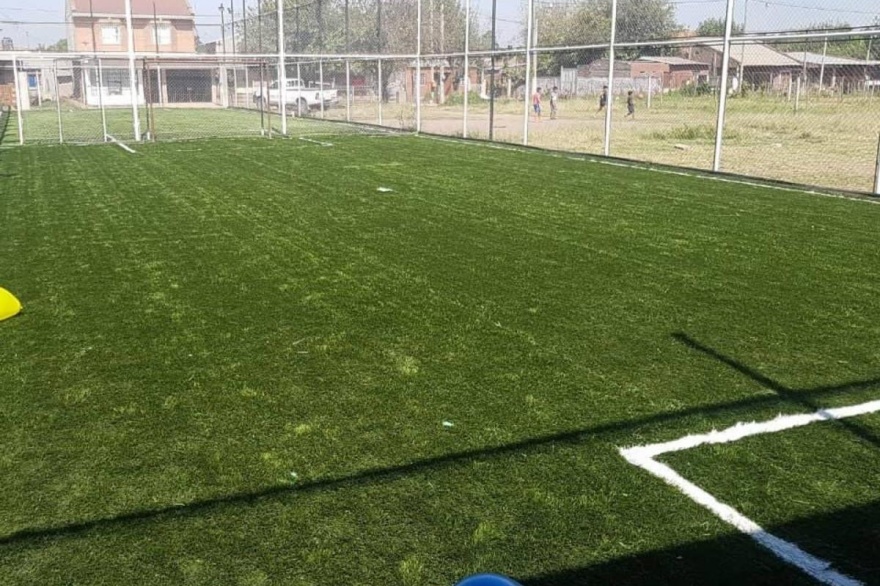 Un nene de 12 años murió en una cancha de fútbol 5 de La Plata