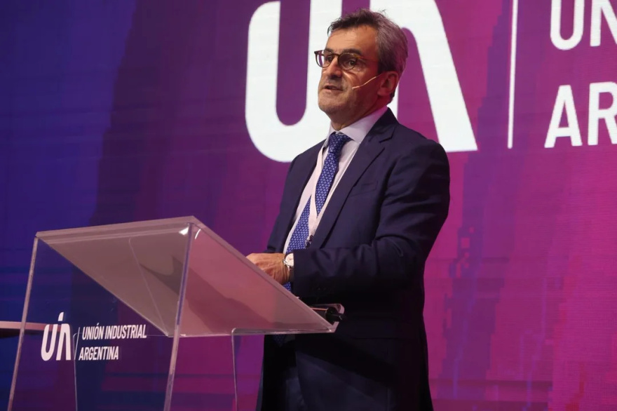 Rappallini le apuntó a Caputo: "que hable más de industrialización”