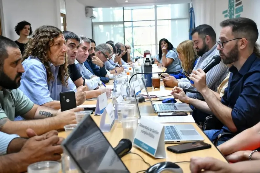 La provincia de Buenos Aires reabre la paritaria salarial de los empleados públicos