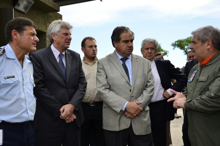 Exministro "normaliza" la designación de Presti, pero advirtió que "tiene que pedir el pase a retiro"