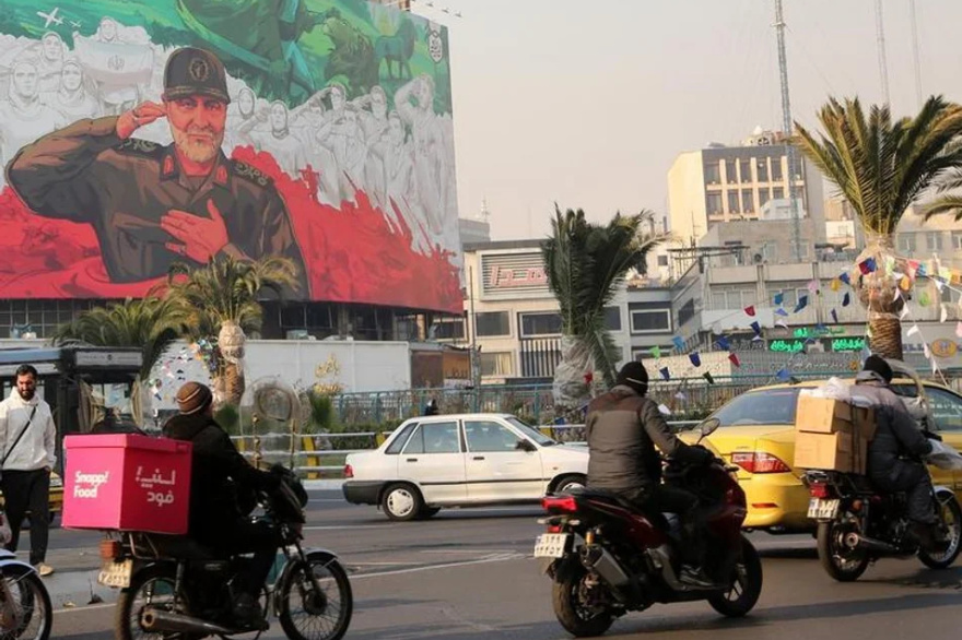 Trump dice que Estados Unidos está considerando "algunas opciones muy fuertes" sobre Irán